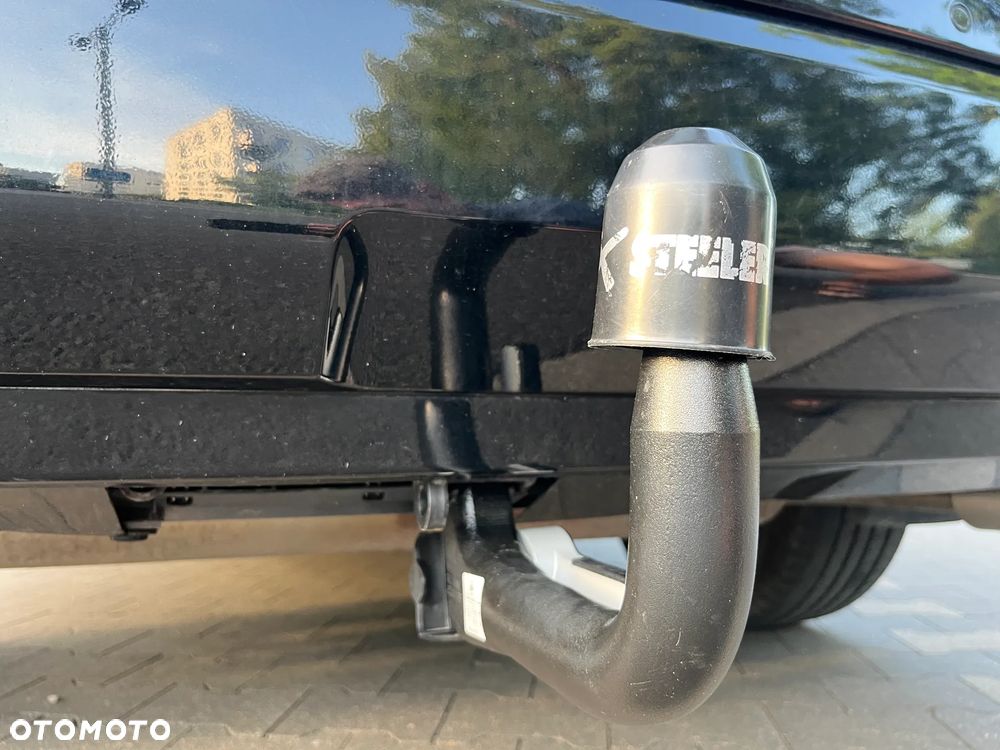 Toyota RAV4 2.5 Hybrid Black Edition by JBL 4x2 - 7