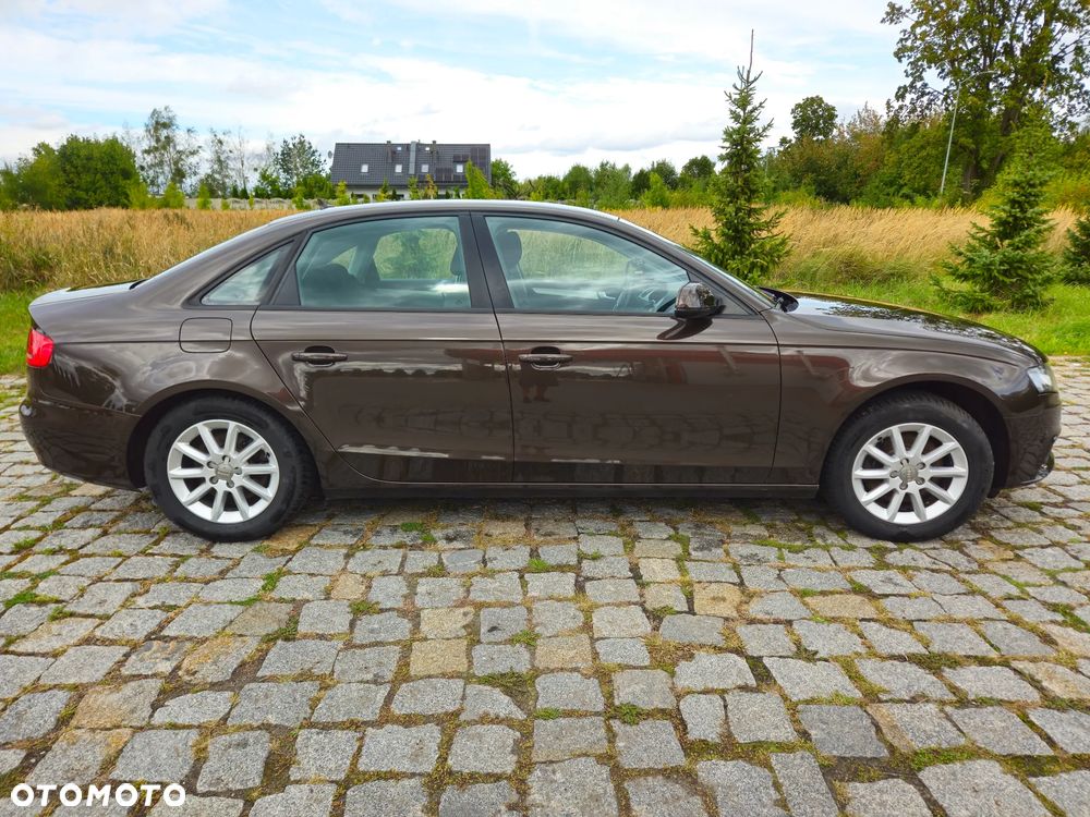 Audi A4 Limousine - 4