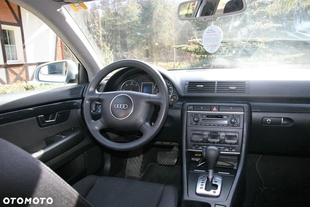 Audi A4 Limousine - 3