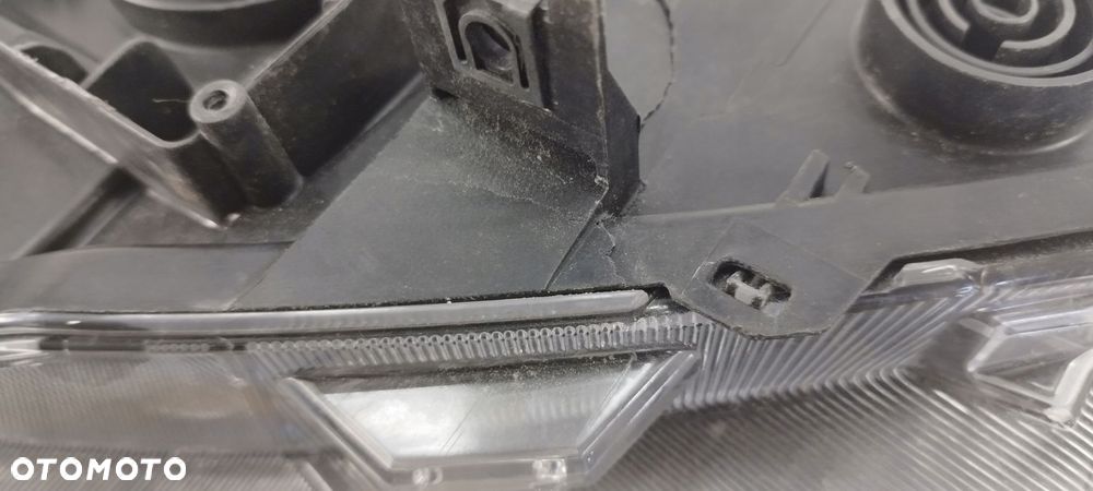 LAMPA JEŻ MODUŁ PRZÓD PRAWA SEAT ATECA FULL LED 576941008F 02.12.19 - 13