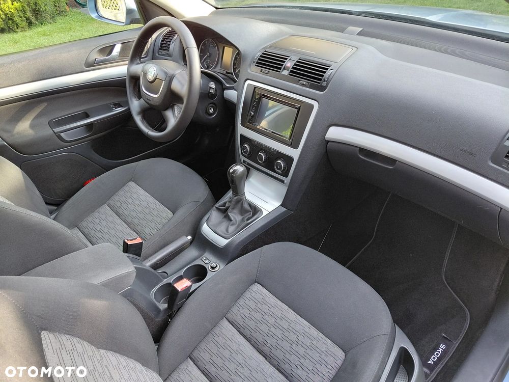 Skoda Octavia 1.6 Team Edition - 11