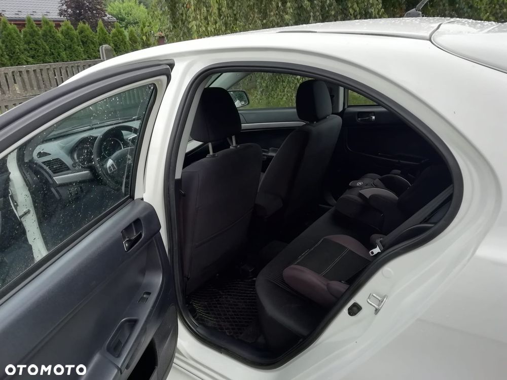Mitsubishi Lancer 1.6 - 12