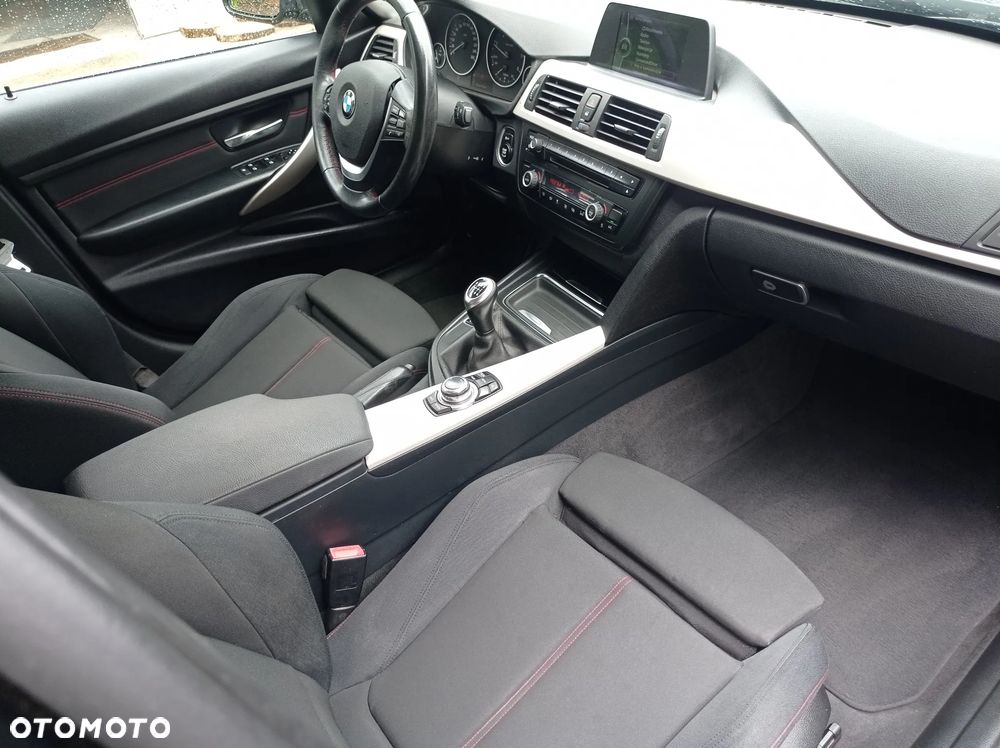 BMW Seria 3 318d DPF Edition Sport - 8