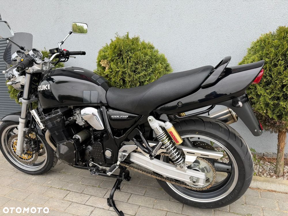 Suzuki GSX - 35