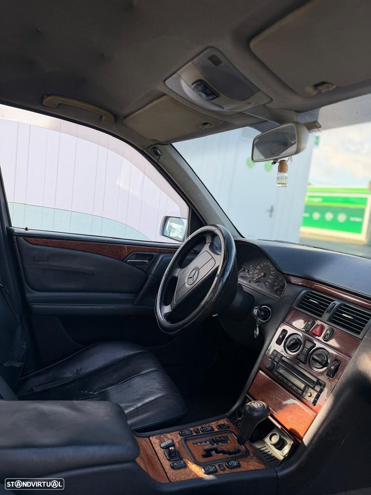 Mercedes-Benz E 220 - 8