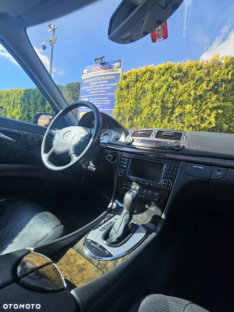 Mercedes-Benz Klasa E 500 4-Matic Avantgarde - 31