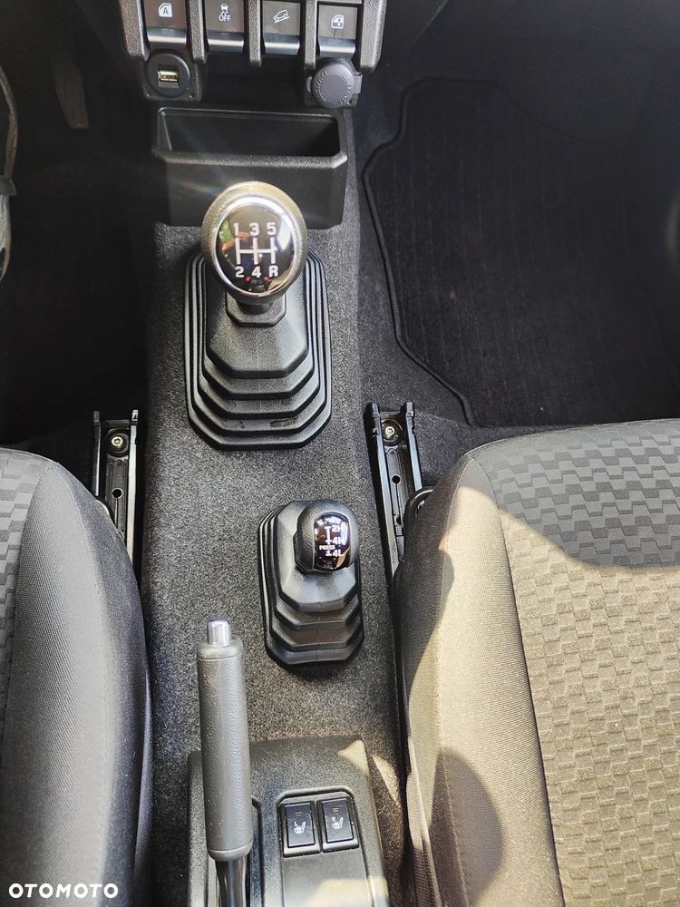 Suzuki Jimny 1.5 Premium - 10
