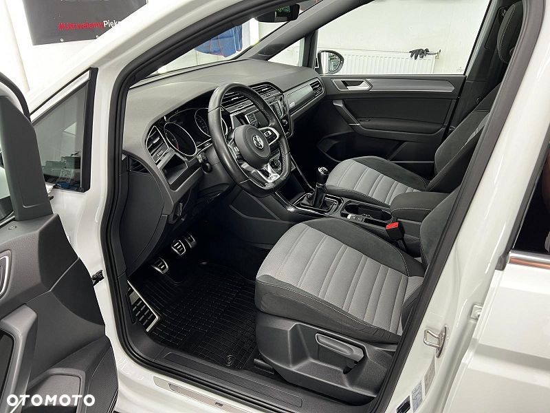 Volkswagen Touran 2.0 TDI SCR Highline - 25