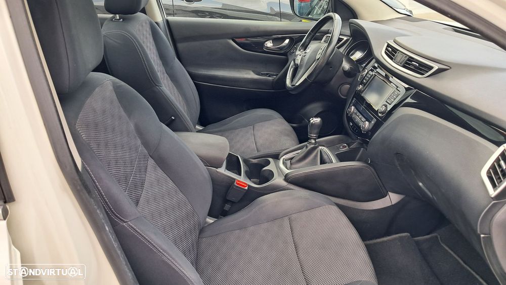 Nissan Qashqai 1.5 dCi N-Connecta 18 - 11