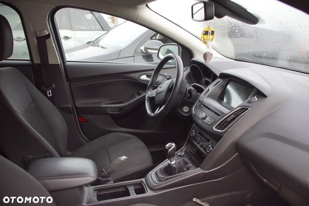 Auto na części - Ford Focus MK3 Lift 1.0 EcoBoost 125 KM M1DA CV6R-7002-PG 7VTA 2017R Silnik Skrzynia Drzwi Maska Błotnik Klapa Zderzak Lampa Lusterko Szyba Deska Kokpit Sterownik Moduł Czujnik Licznik Wyświetlacz Kierownica Panel - 14