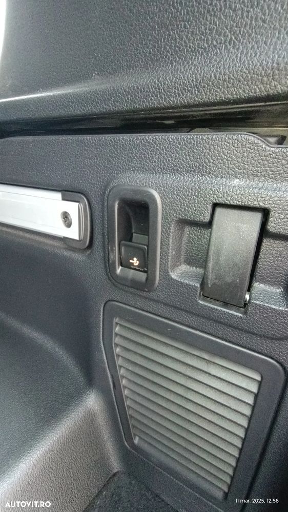 Volkswagen Touran 2.0 TDI EVO DSG Highline - 2