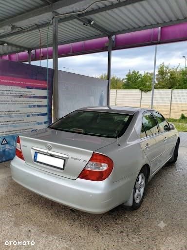 Toyota Camry - 2