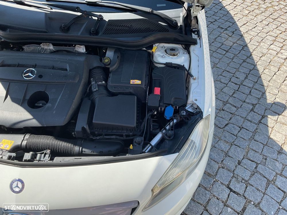 Mercedes-Benz A 180 CDi BE AMG Line - 43