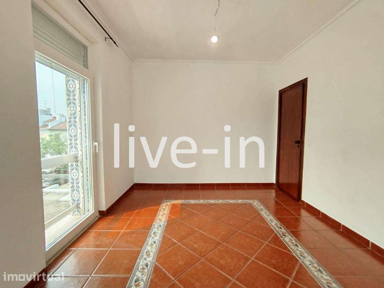 Apartamento T3 junto à Escola Mário Sacramento - Grande imagem: 5/15