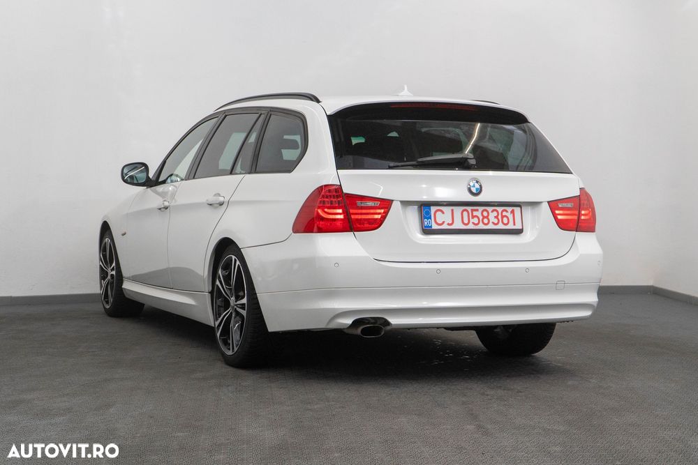 BMW Seria 3 318d DPF Touring Aut. - 5