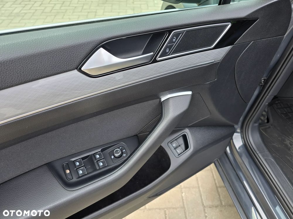 Volkswagen Passat Variant - 24