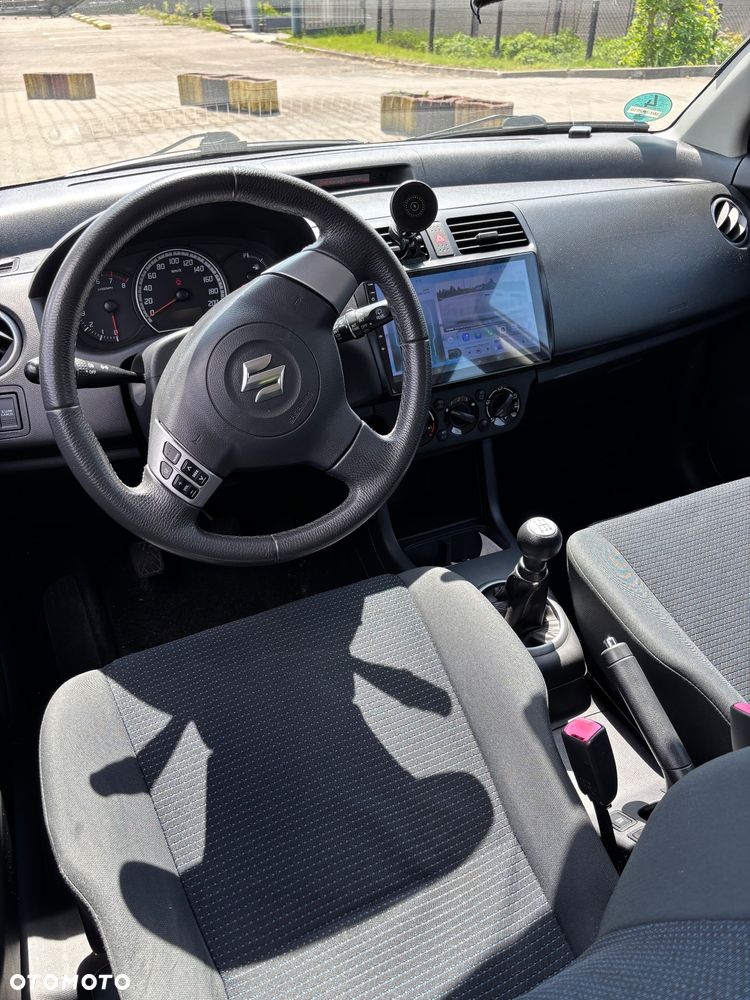 Suzuki Swift - 6