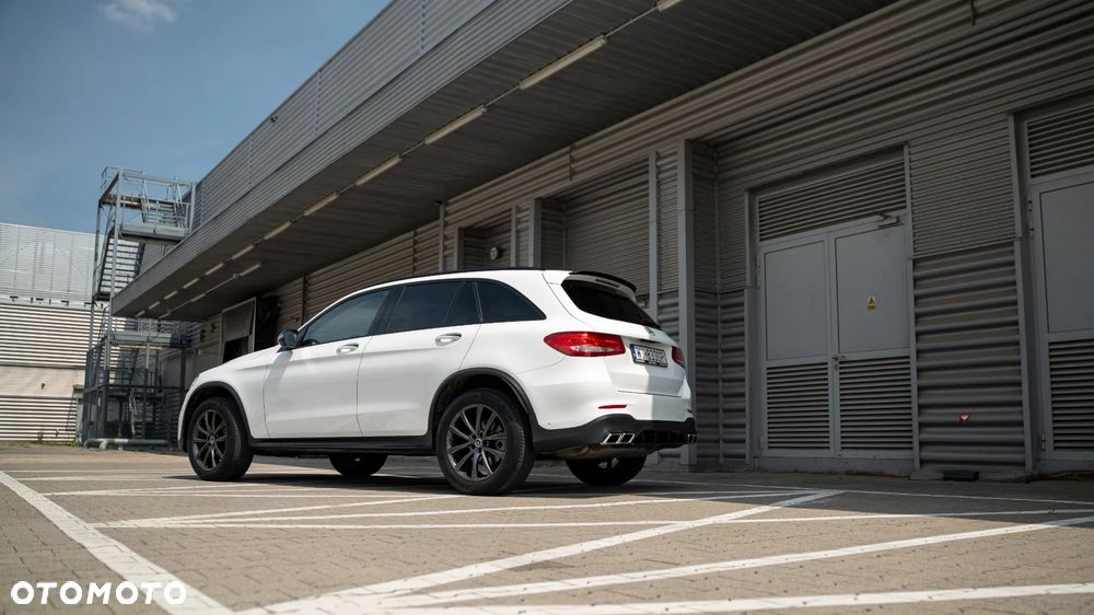 Mercedes-Benz GLC 300 4-Matic - 4