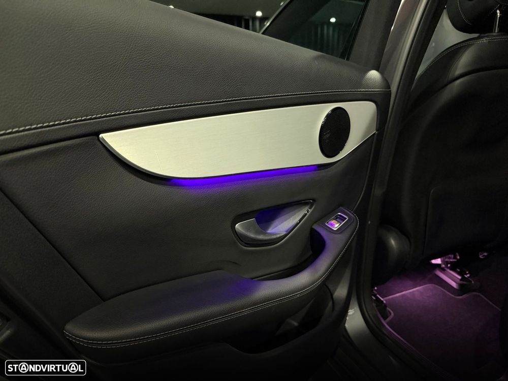 Mercedes-Benz GLC 300 e 4Matic 9G-TRONIC Avantgarde Advanced - 28