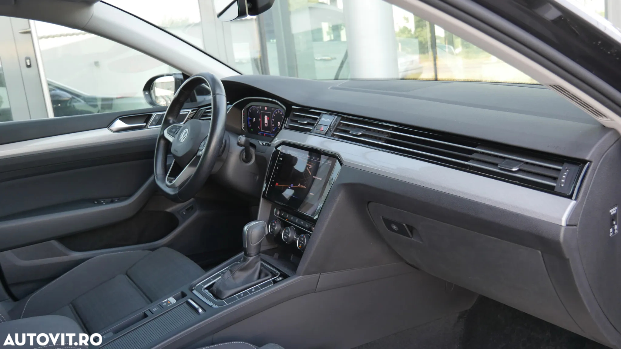 Volkswagen Passat Variant 2.0 TDI SCR DSG Business - 34