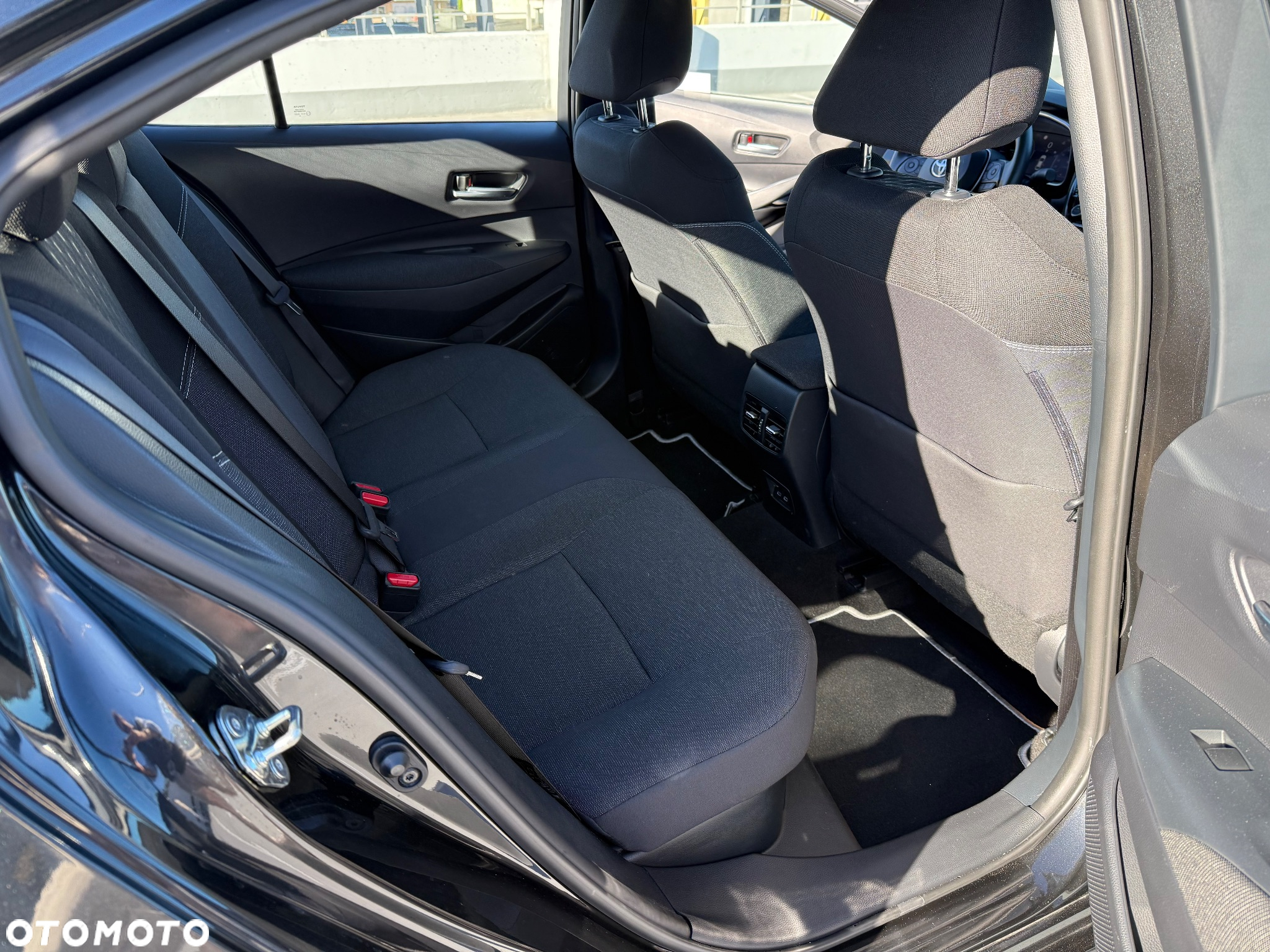 Toyota Corolla 1.8 Hybrid Comfort - 31