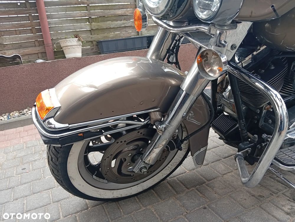 Harley-Davidson FLH Electra Glide - 9