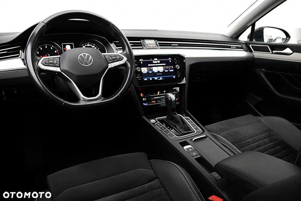 Volkswagen Passat 2.0 TSI Elegance DSG - 26