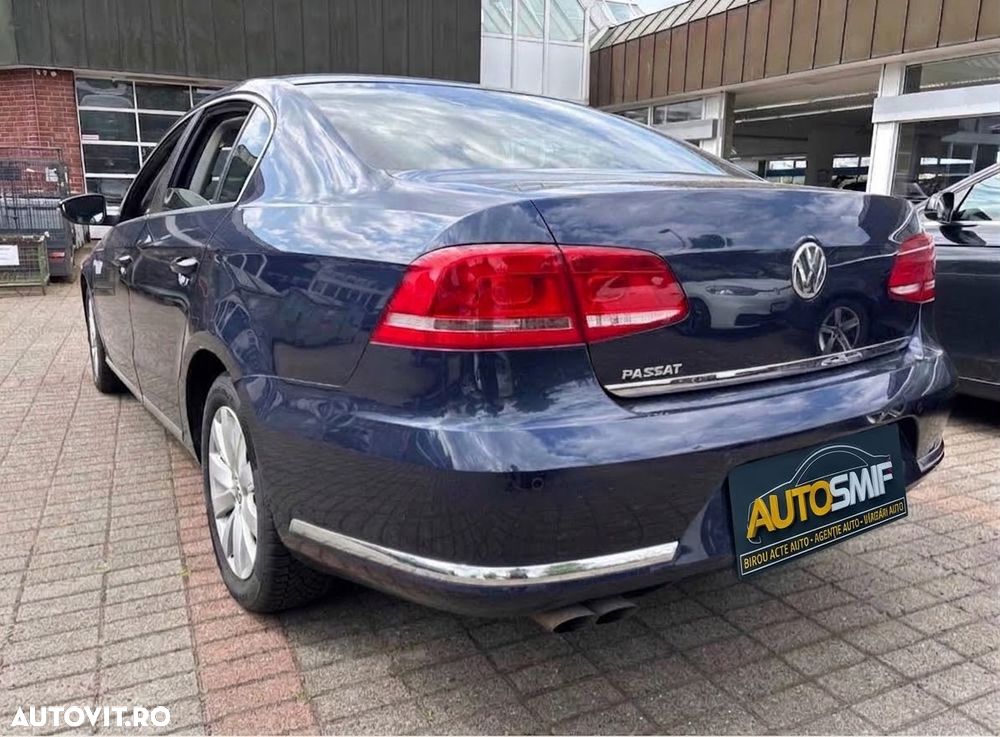 Volkswagen Passat - 4