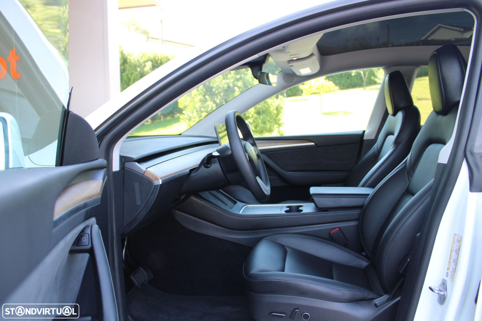 Tesla Model Y Long Range Dual Motor AWD - 4