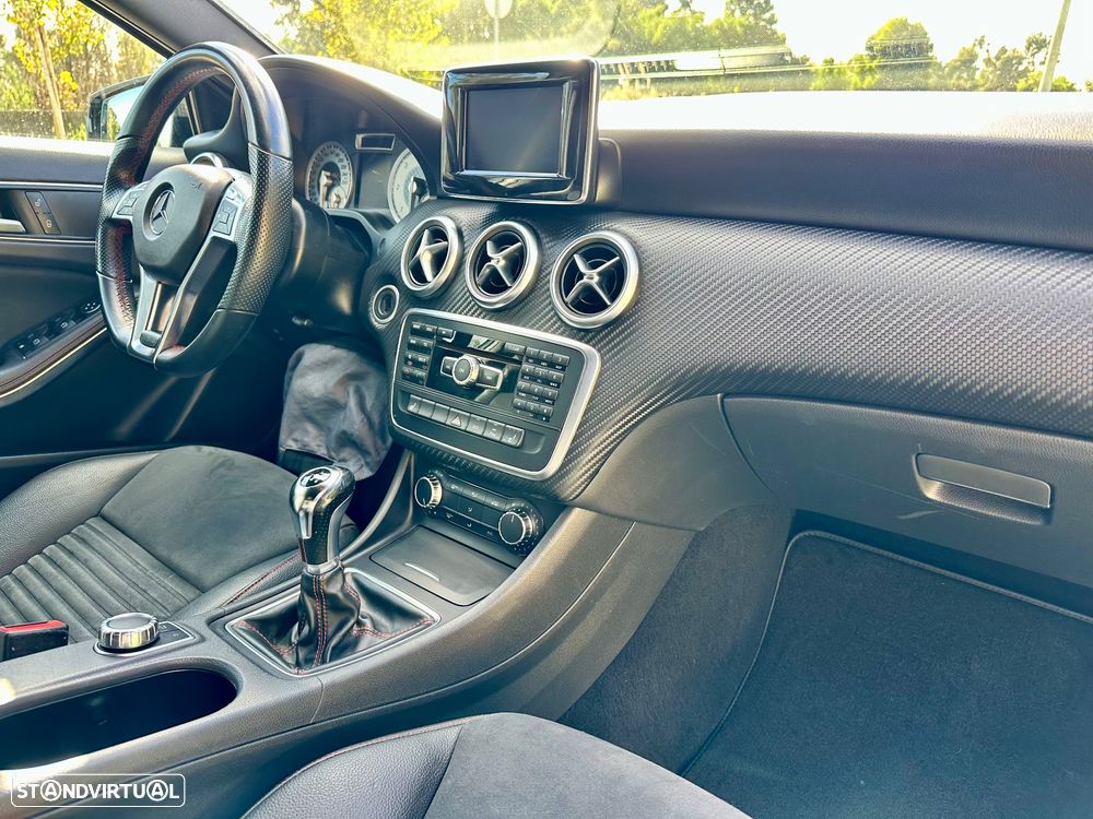 Mercedes-Benz A 180 CDI AMG Line - 32