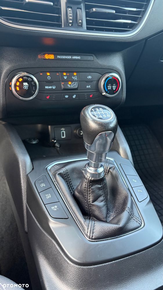 Ford Focus 1.0 EcoBoost Hybrid COOL&CONNECT DESIGN - 14