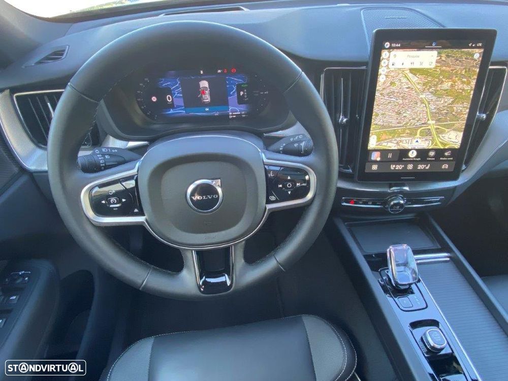 Volvo XC 60 2.0 T6 PHEV Black Edition - 11