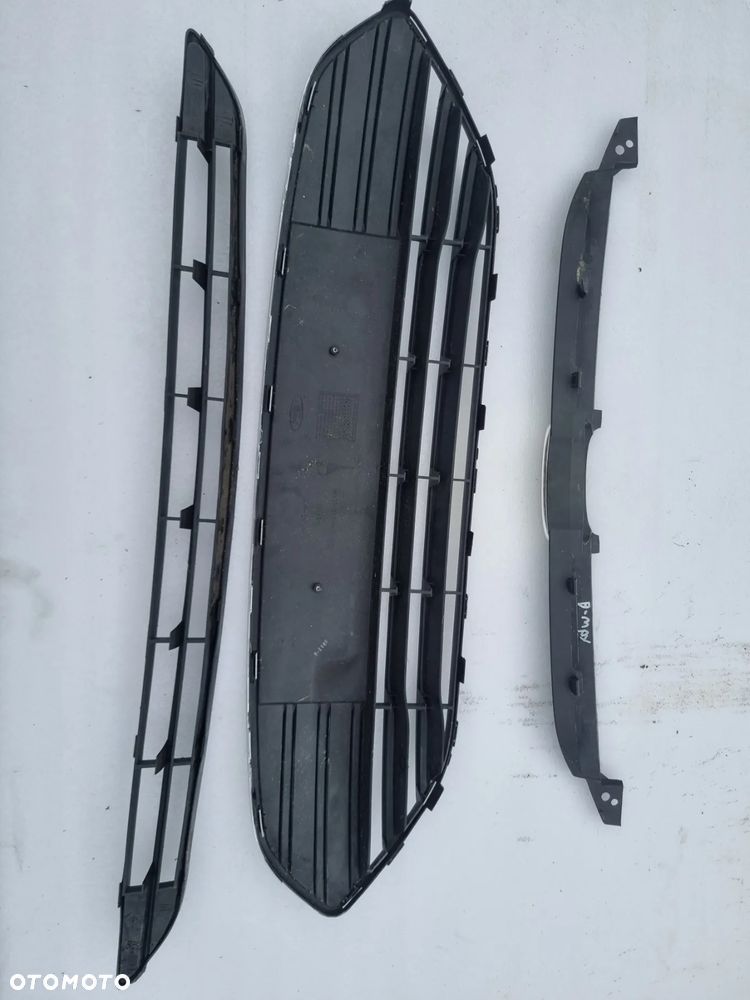FORD B-MAX 2012- ATRAPA GRILL KRATKA ŚRODKOWA ZDERZAK PRZÓD AV11-17B968-AC - 2