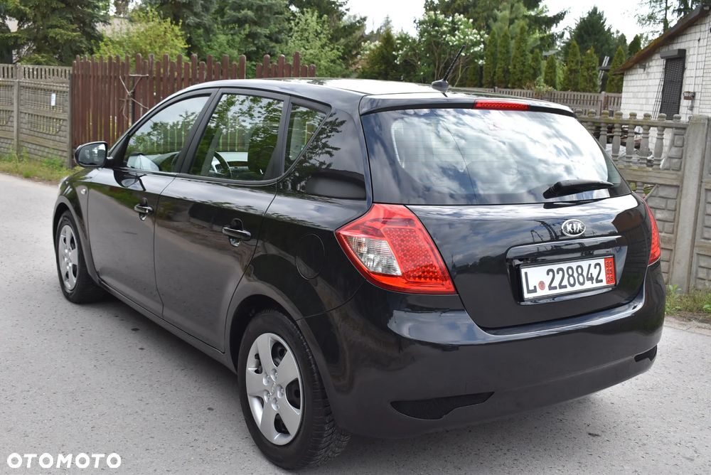 Kia Ceed - 6