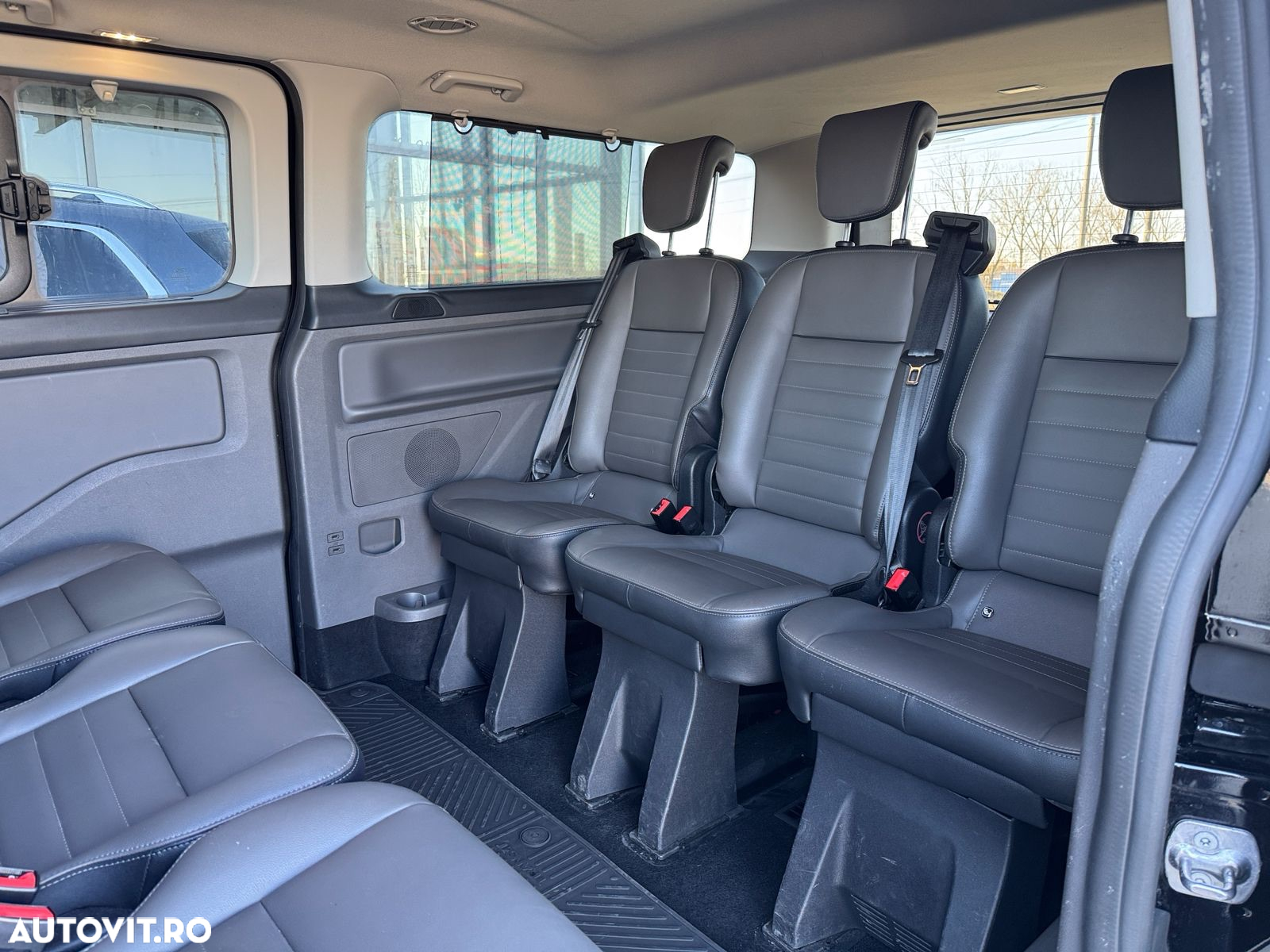 Ford Tourneo Custom Bus 320 2.0 EcoBlue 170 CP L2H1 Titanium X Aut. - 7