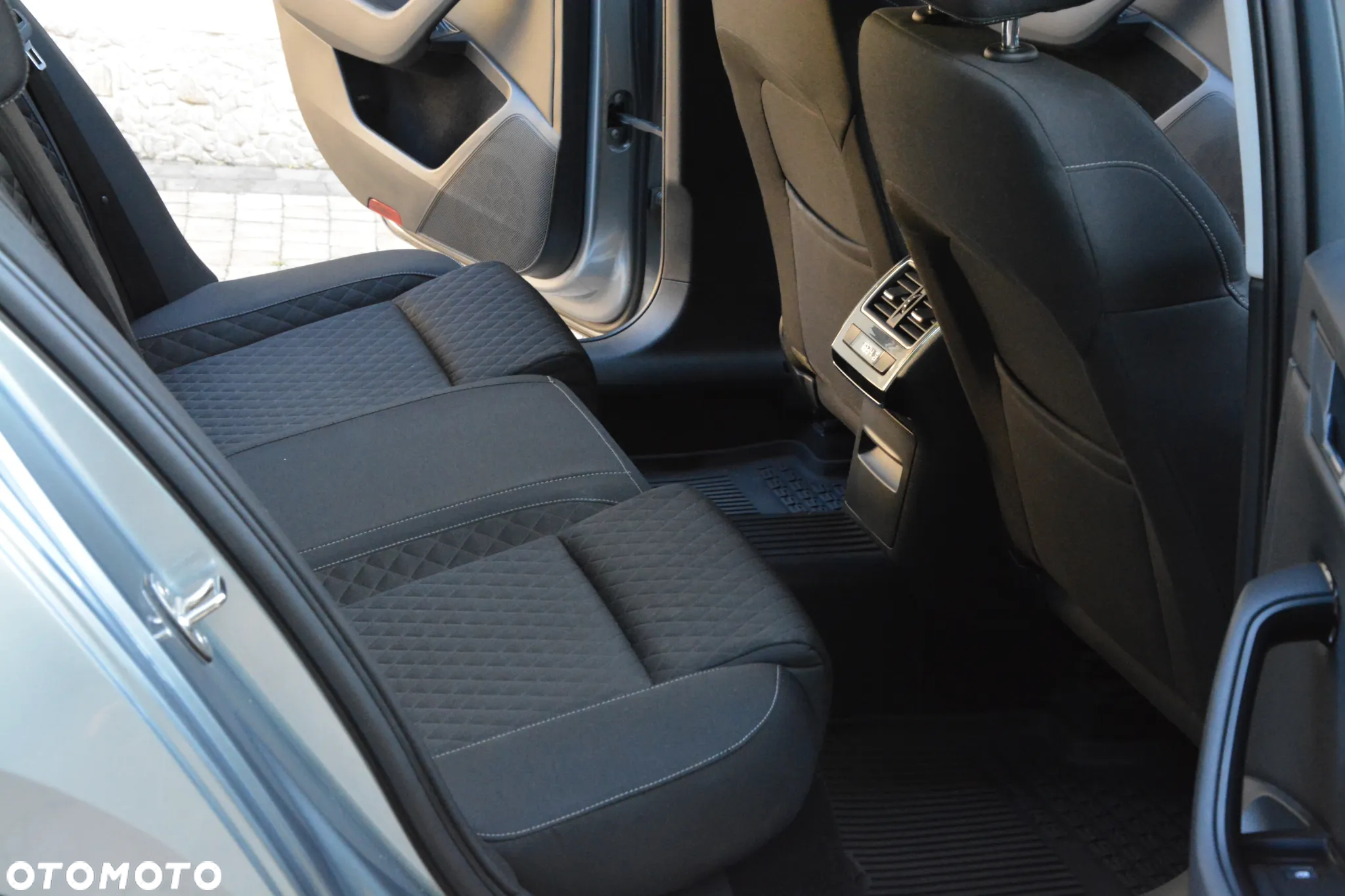 Skoda Superb 2.0 TDI SCR Ambition DSG - 12