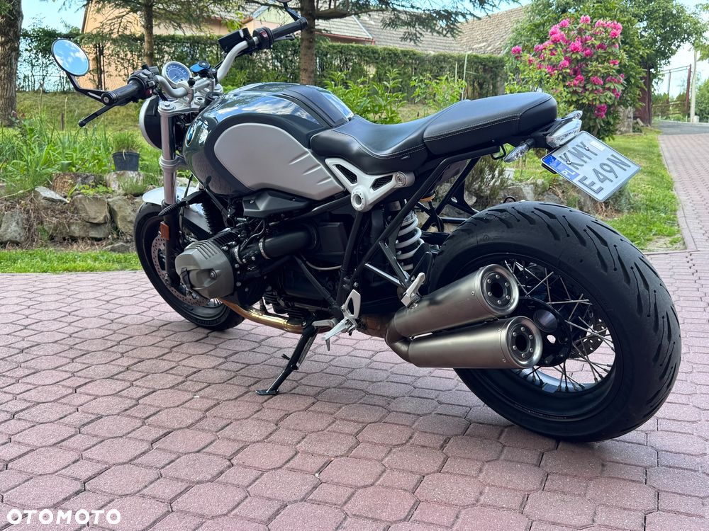 BMW R - 1