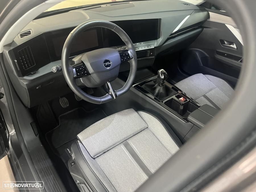 Opel Astra 1.2 T Elegance - 10