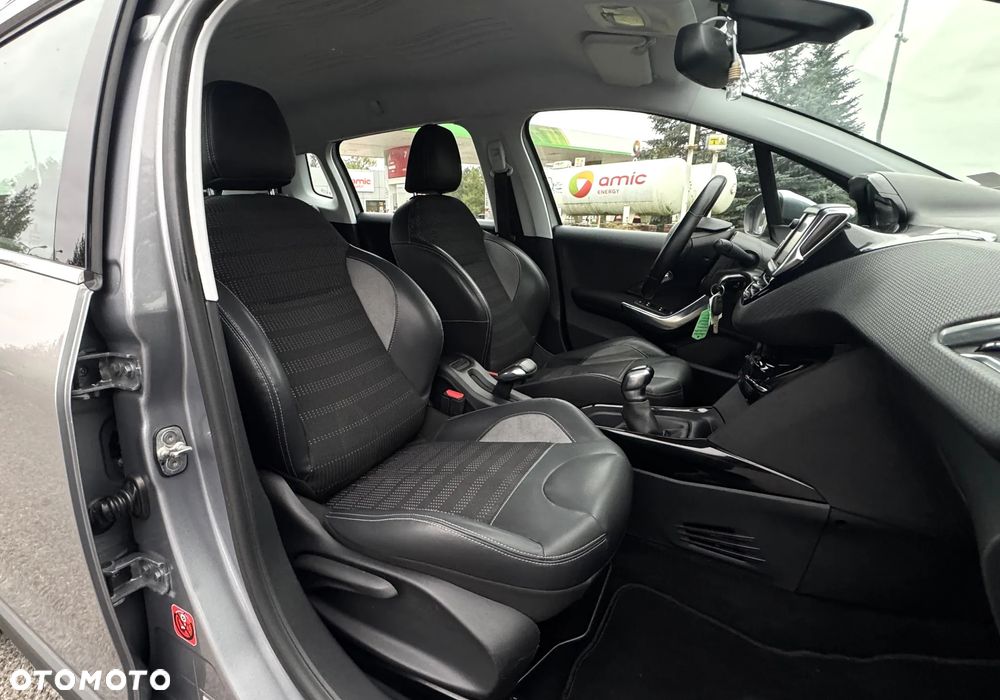 Peugeot 2008 1.2 Pure Tech GPF Allure S&S - 25