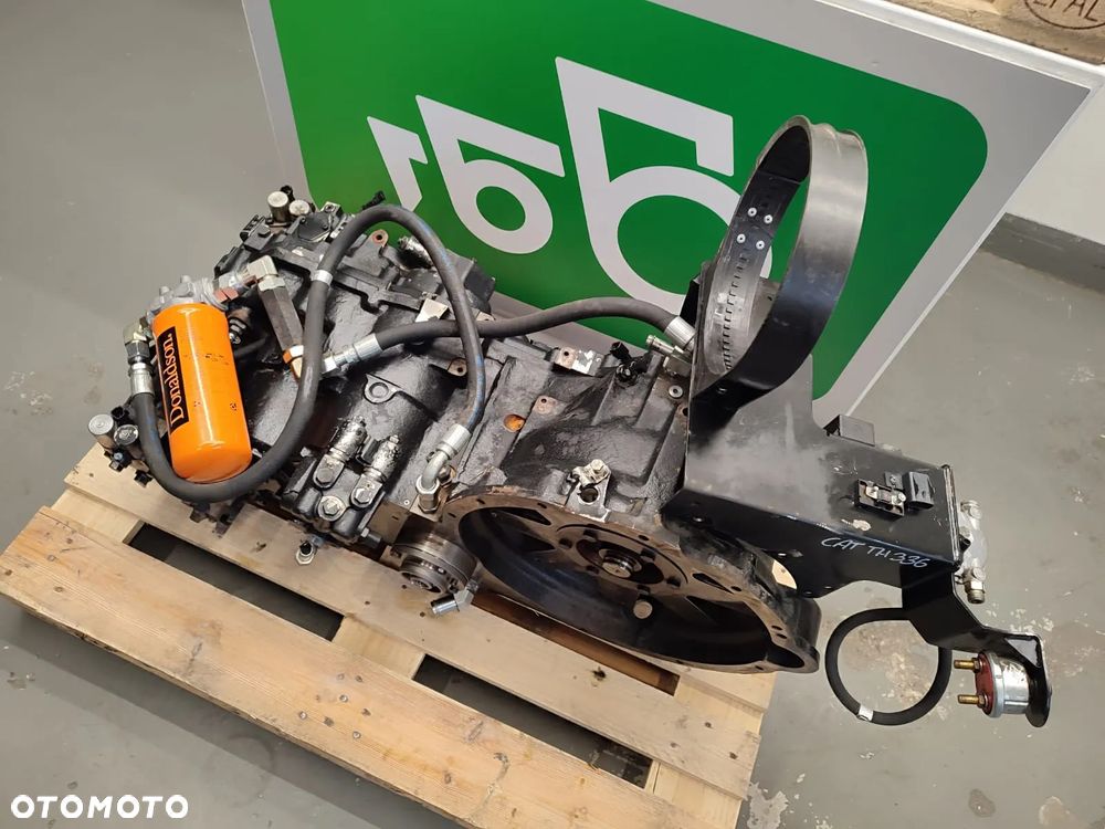 Skrzynia biegów 323-8993 Przekładnia Powershift LKT40390  CAT TH 336 - 4