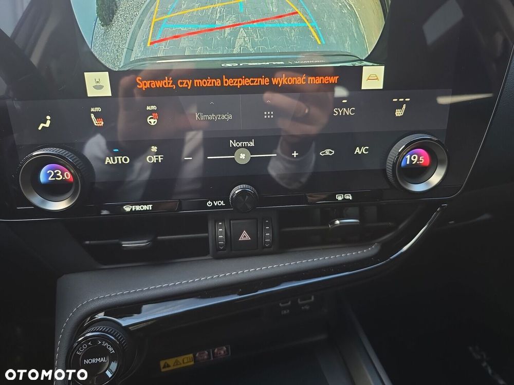 Lexus NX 350h Prestige AWD - 27