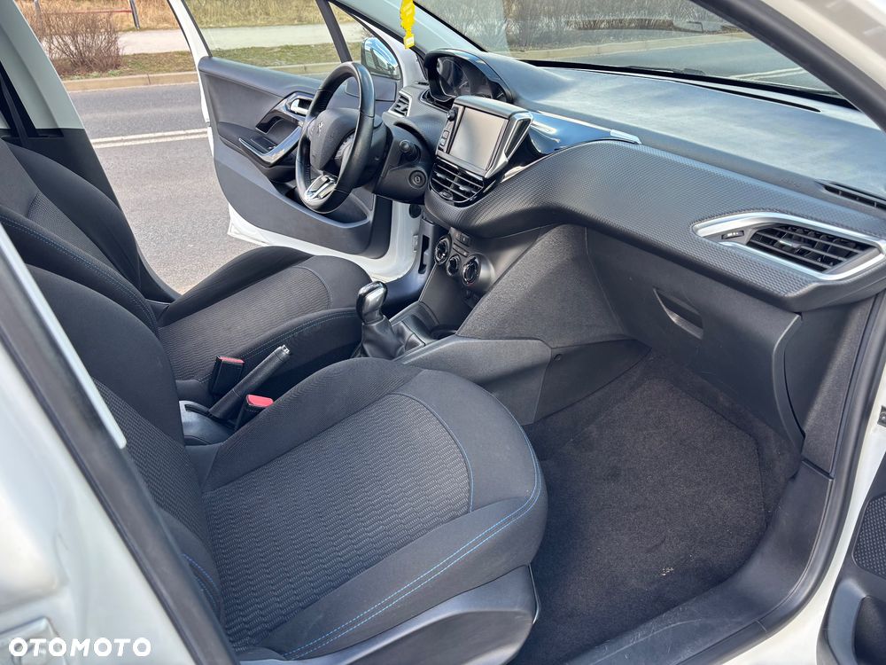 Peugeot 208 1.2 PureTech Style - 19