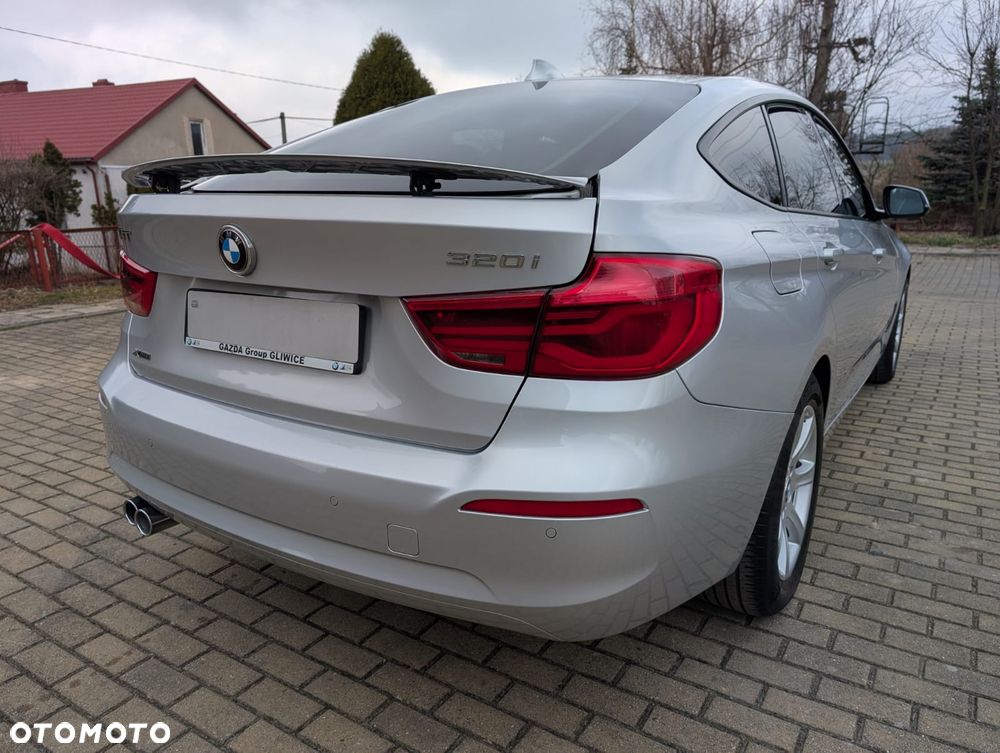 BMW 3GT 320i GPF Business Edition - 8
