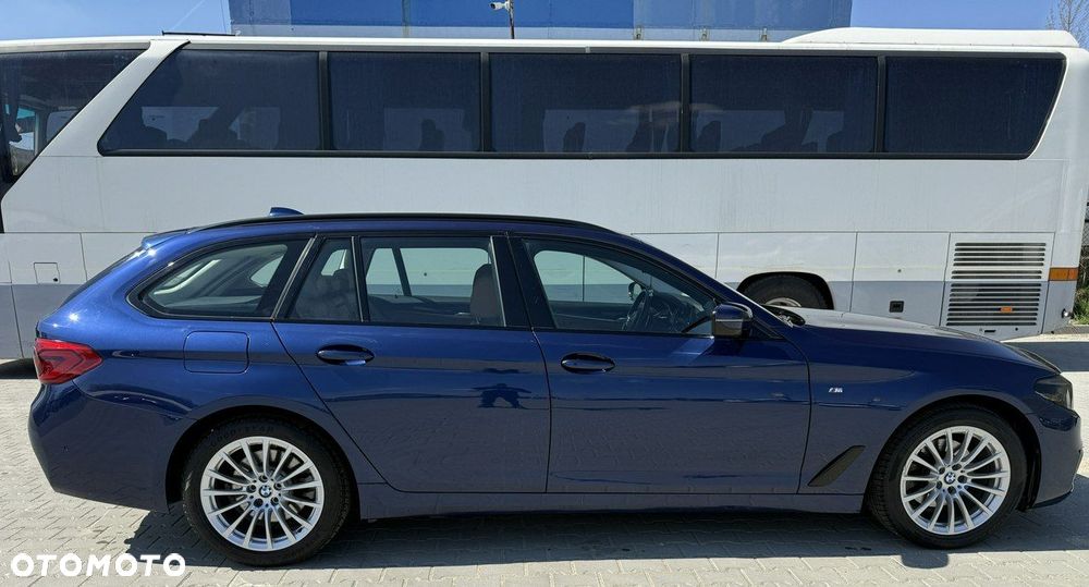 BMW Seria 5 520d M Sport Edition - 10