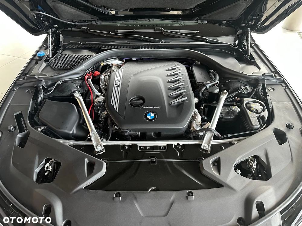 BMW Seria 8 - 28