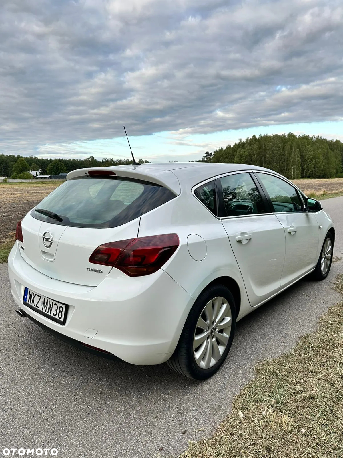 Opel Astra IV 1.4 T Cosmo - 3