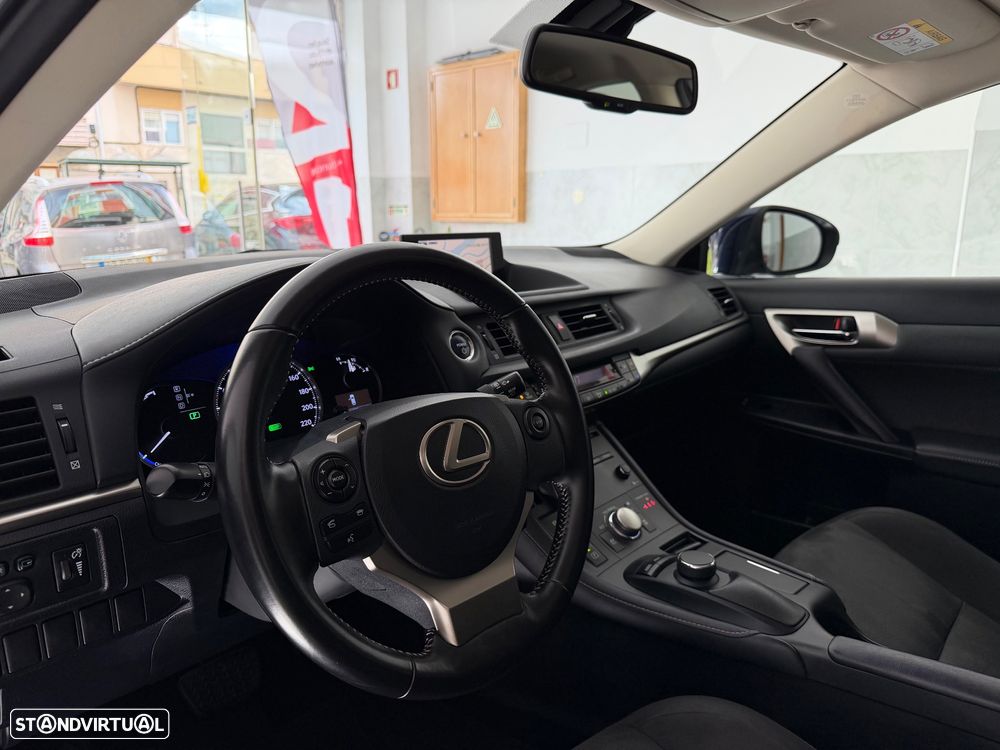 Lexus CT 200h Urban Edition - 36
