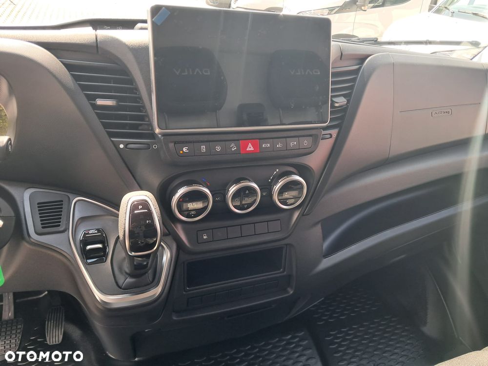Iveco Daily 35S18HA8 Kontener z windą - 14