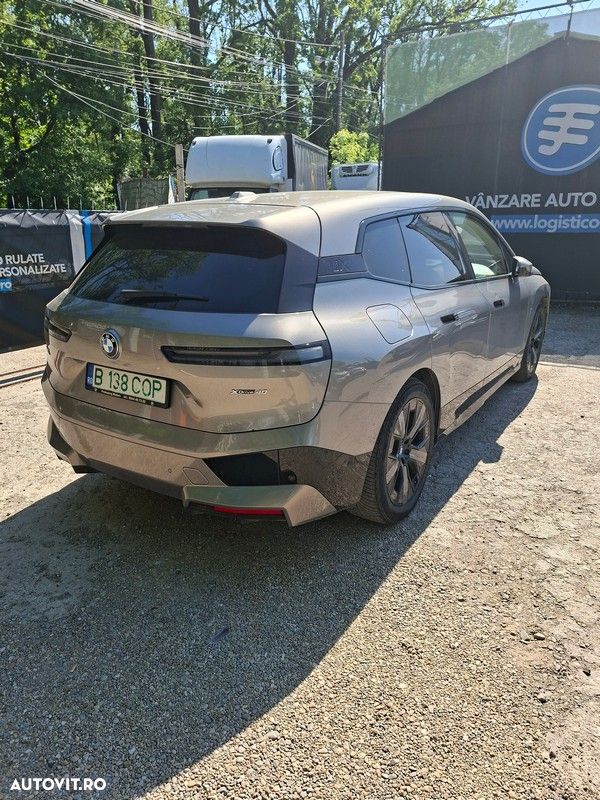 BMW iX xDrive40 - 4