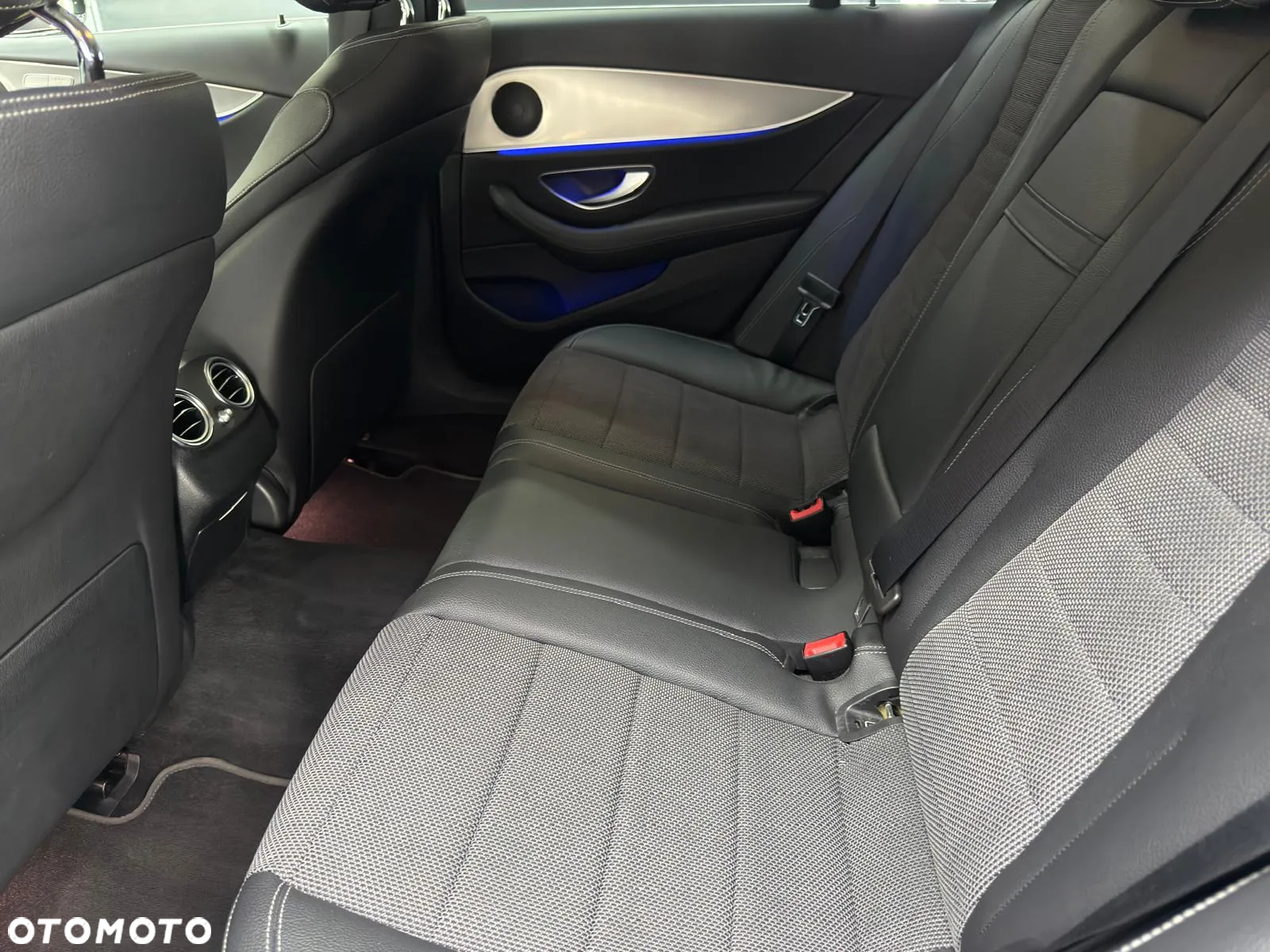 Mercedes-Benz Klasa E 220 d T 9G-TRONIC Avantgarde - 28